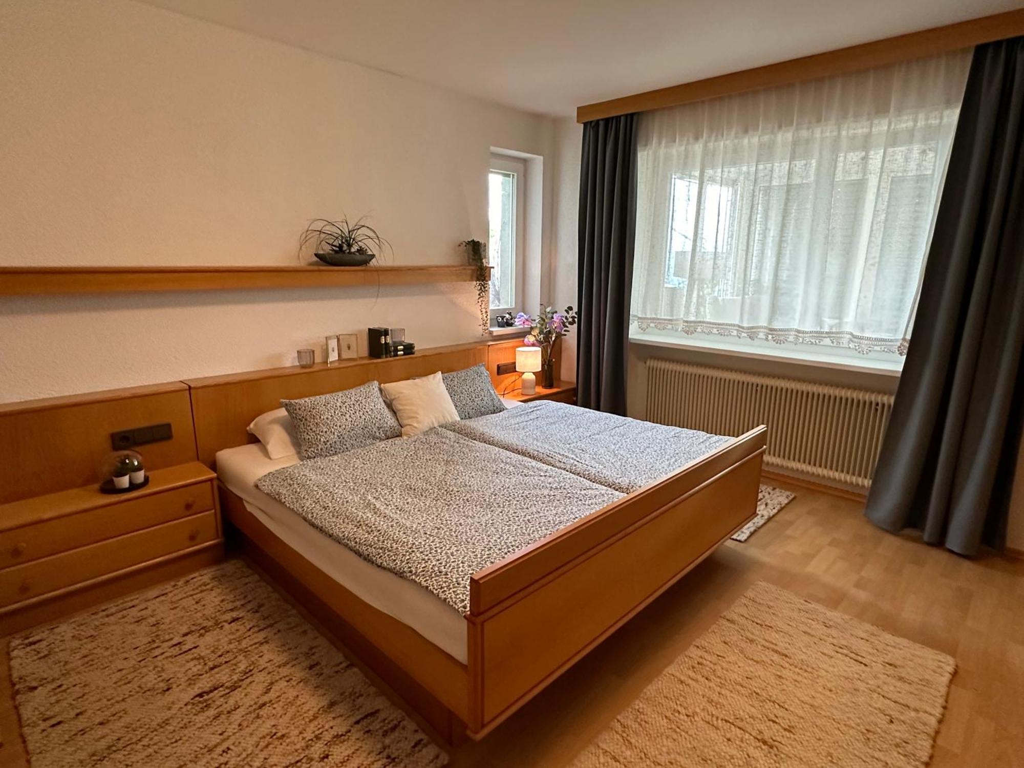 Kraft Tanken In Gruener Oase Mit Grossem Wohnraum Und Riesigem Garten *
