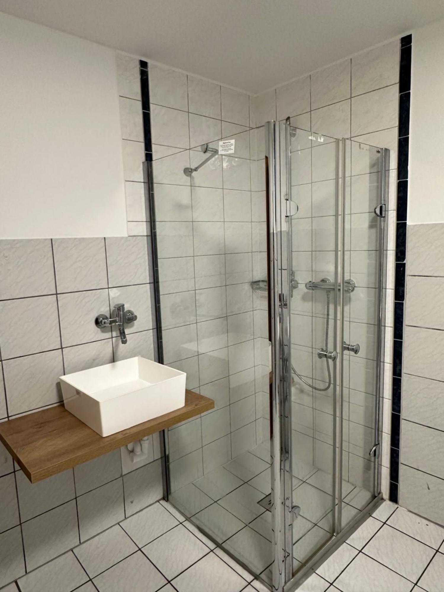 Kraft Tanken In Gruener Oase Mit Grossem Wohnraum Und Riesigem Garten Appartement *